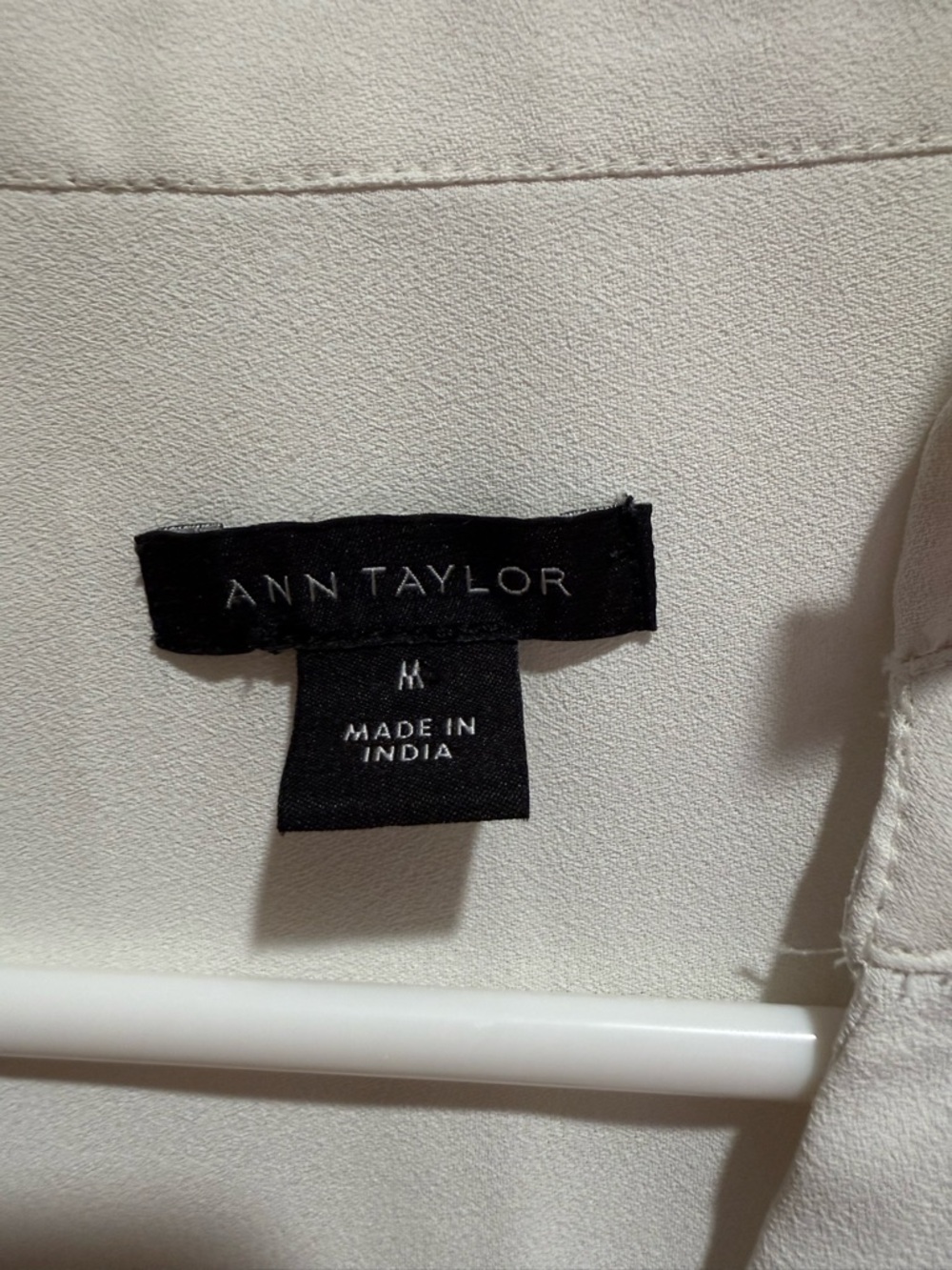 Ann Taylor Sleeveless Ruffle Collar Button-Front Blouse - White Size L Feminine - Picture 2 of 4